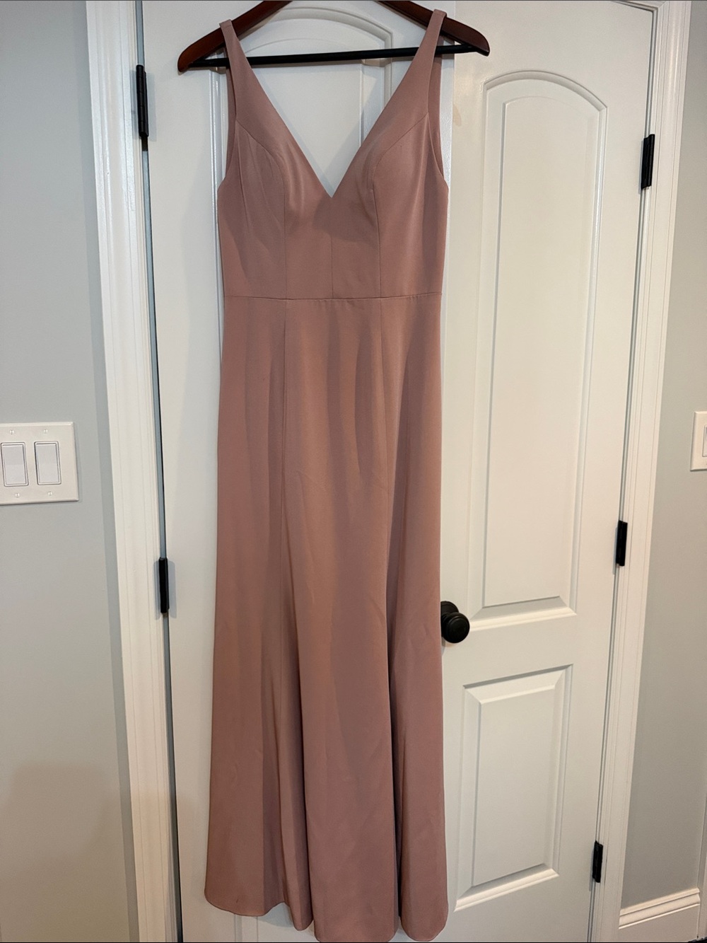 Elegant V-Neck Sleeveless Maxi Dress in Dusty Rose
